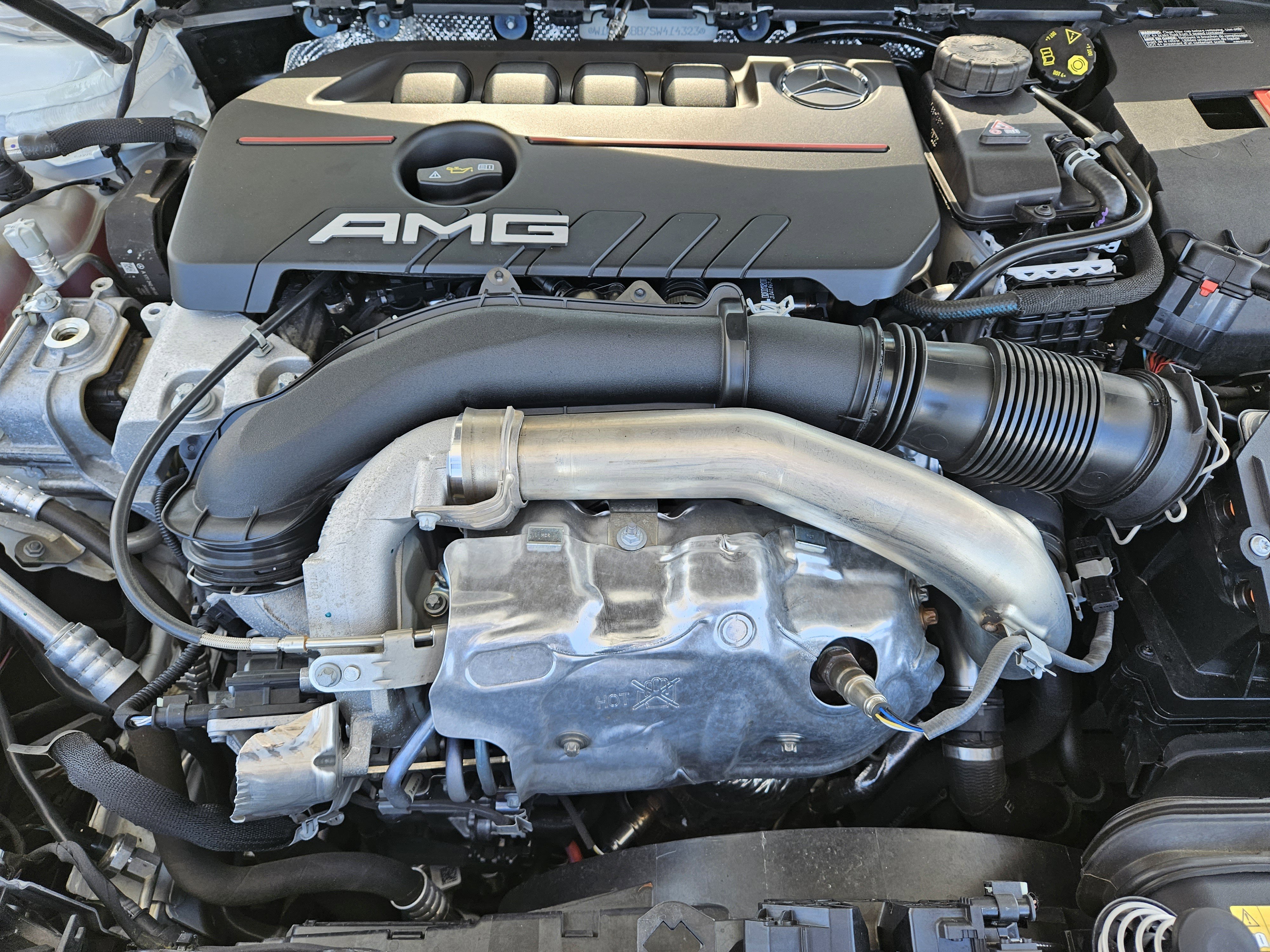 Used 2025 Mercedes-Benz GLB 35 AMG 4MATIC image 31