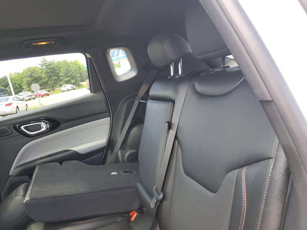 Used 2023 Jeep Compass Limited w/ Sun and Sound Group AWD/4WD image 31