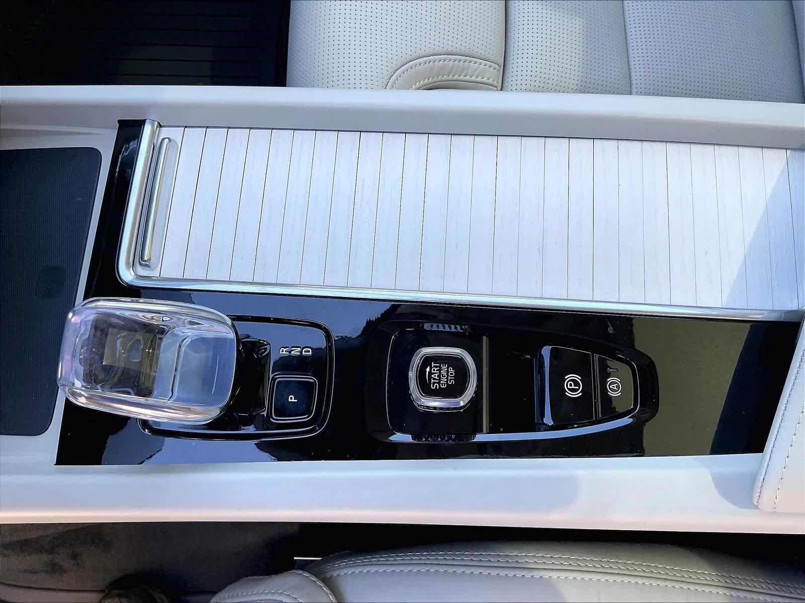 New 2027 Volvo XC60 B5 Ultra AWD/4WD image 10