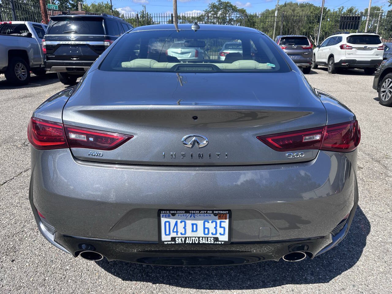 Used 2017 INFINITI Q60 2.0t w/ Cargo Package AWD/4WD image 6