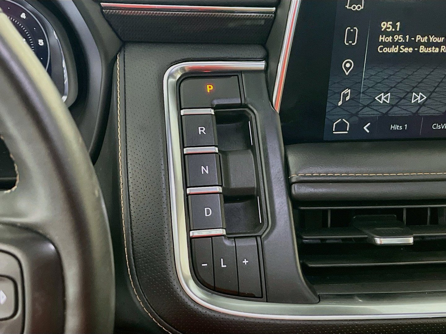 Used 2024 GMC Yukon AT4 AWD/4WD image 17