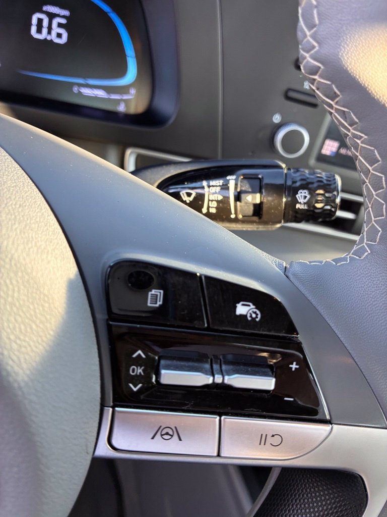 Certified 2026 Hyundai Elantra Sport FWD image 30