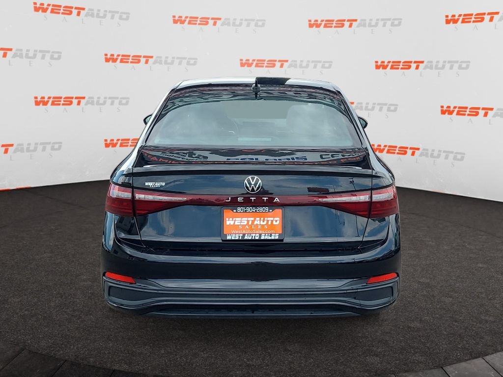 Used 2025 Volkswagen Jetta Sport FWD image 4