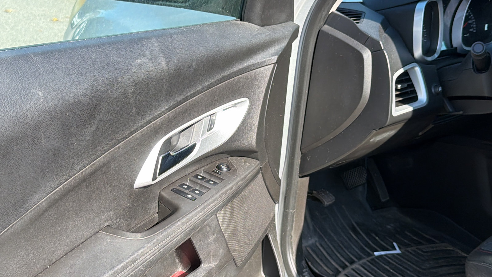 Used 2012 Chevrolet Equinox LS FWD image 15