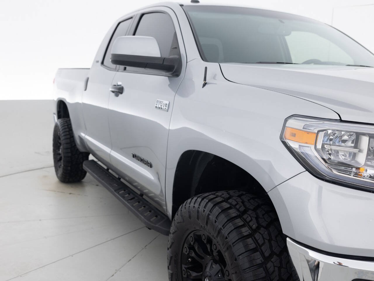 Used 2015 Toyota Tundra SR5 w/ SR5 Upgrade Package RWD image 11