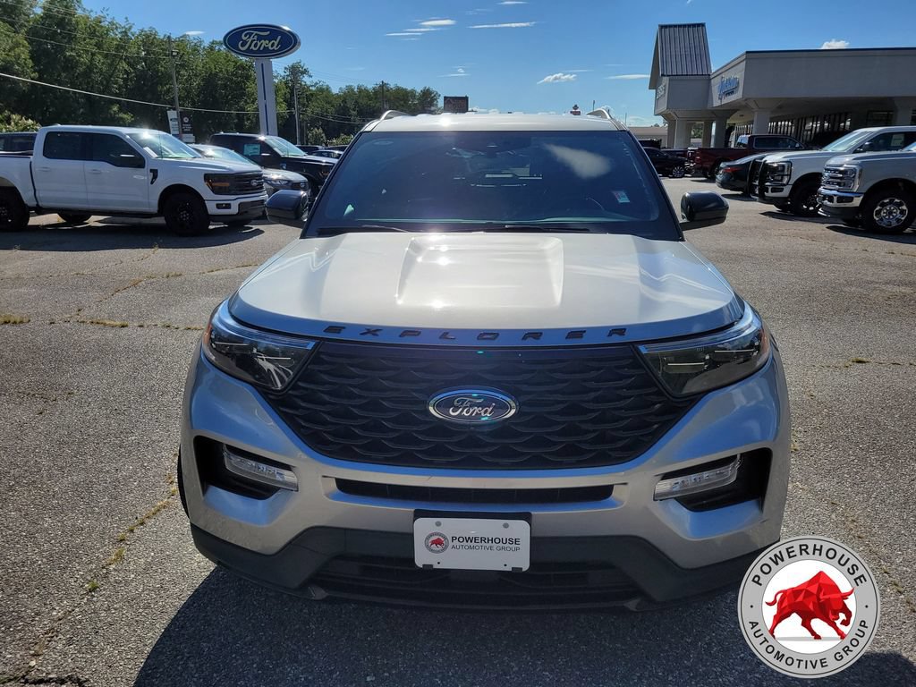 Used 2023 Ford Explorer ST-Line w/ Class IV Trailer Tow Package AWD/4WD image 9
