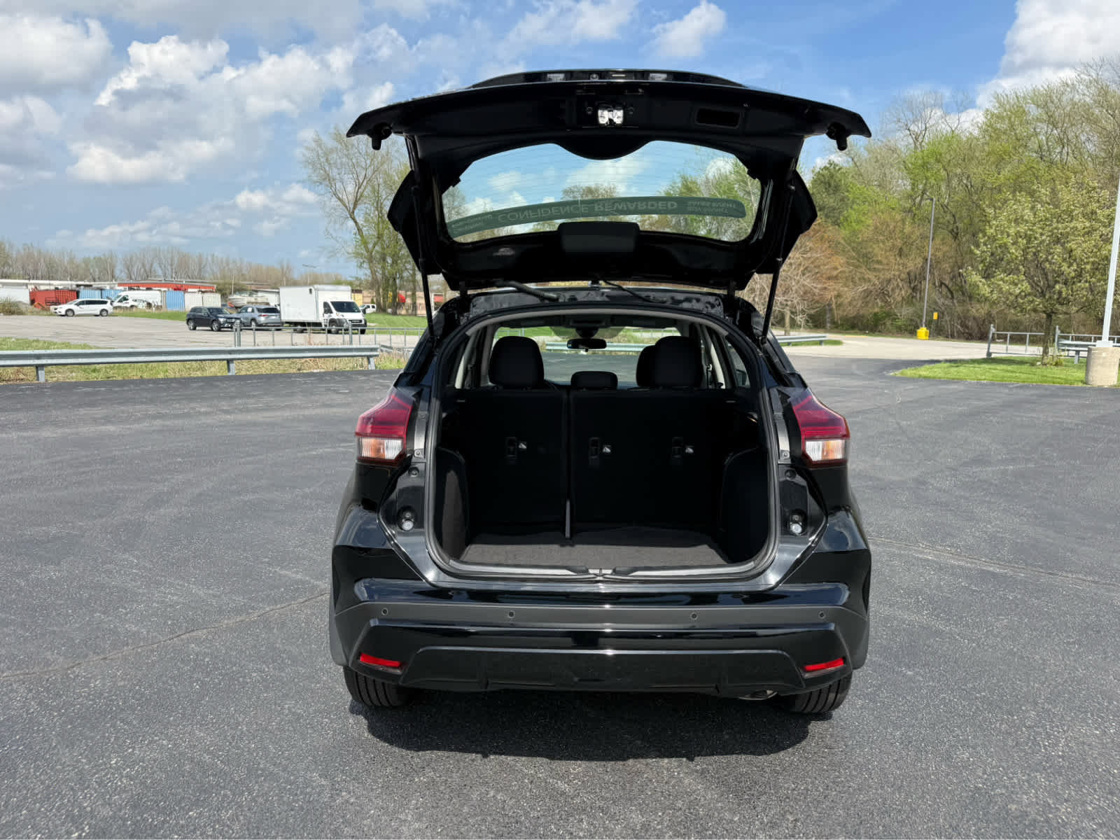 Used 2025 Nissan Kicks Play S FWD image 7