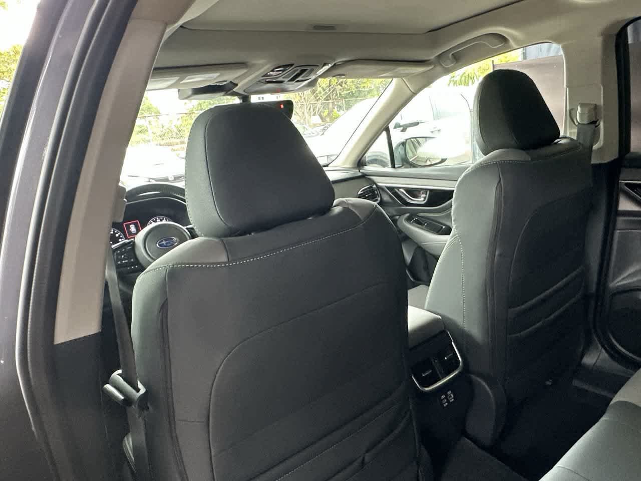 Used 2025 Subaru Outback Onyx Edition AWD/4WD image 23