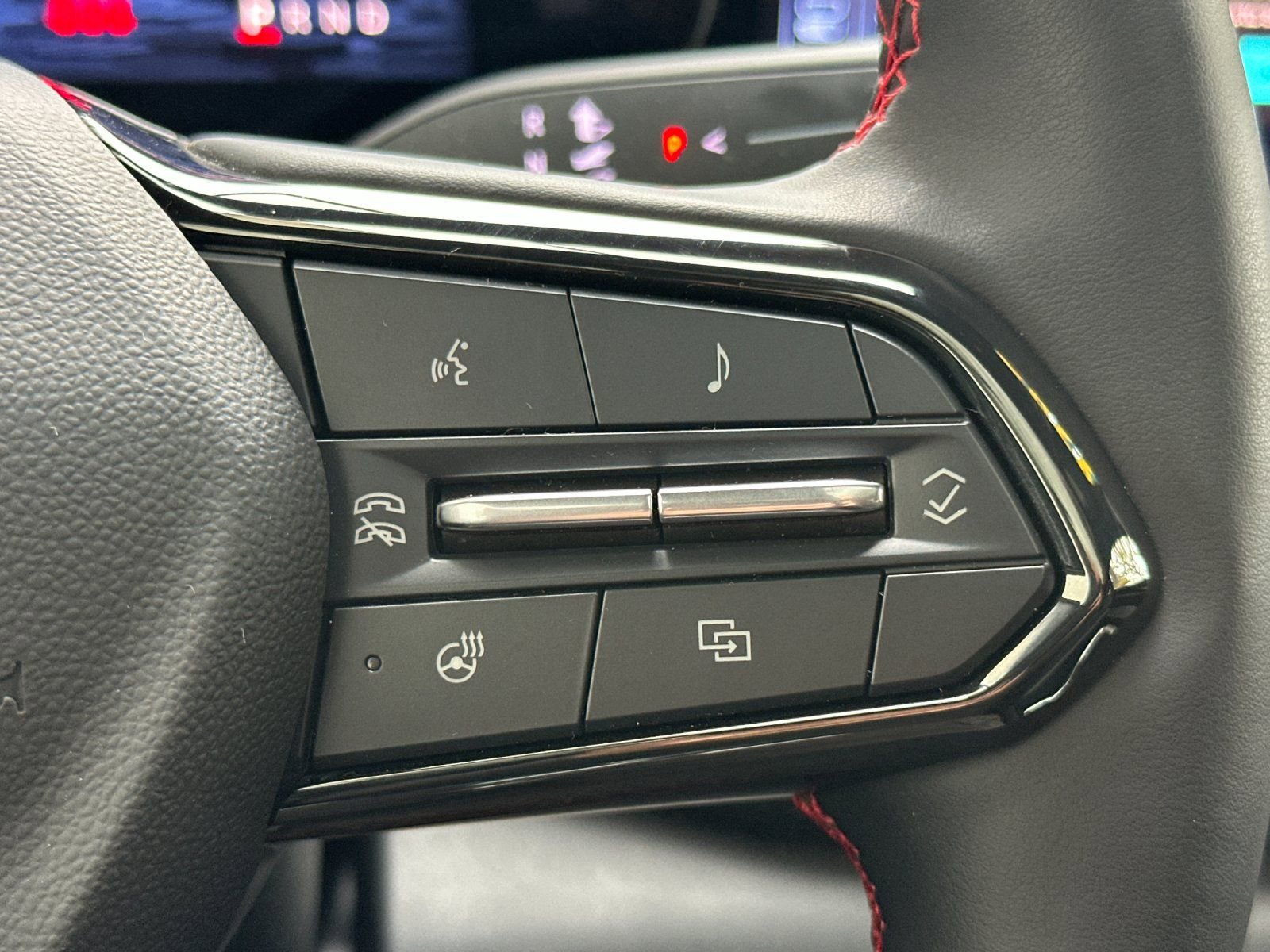 Used 2024 Chevrolet Silverado EV RST image 28