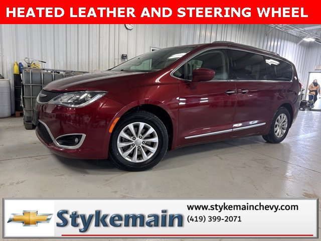 Used 2019 Chrysler Pacifica Touring-L image 1