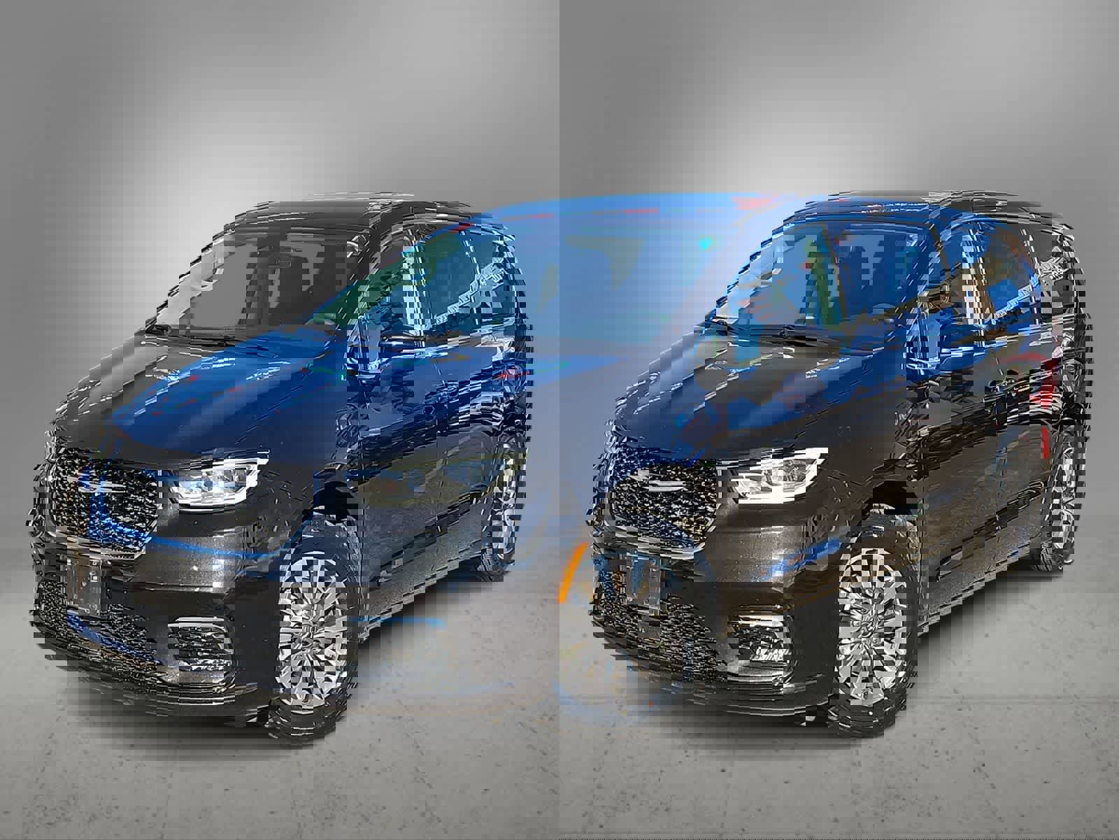 Used 2023 Chrysler Pacifica Touring-L image 1