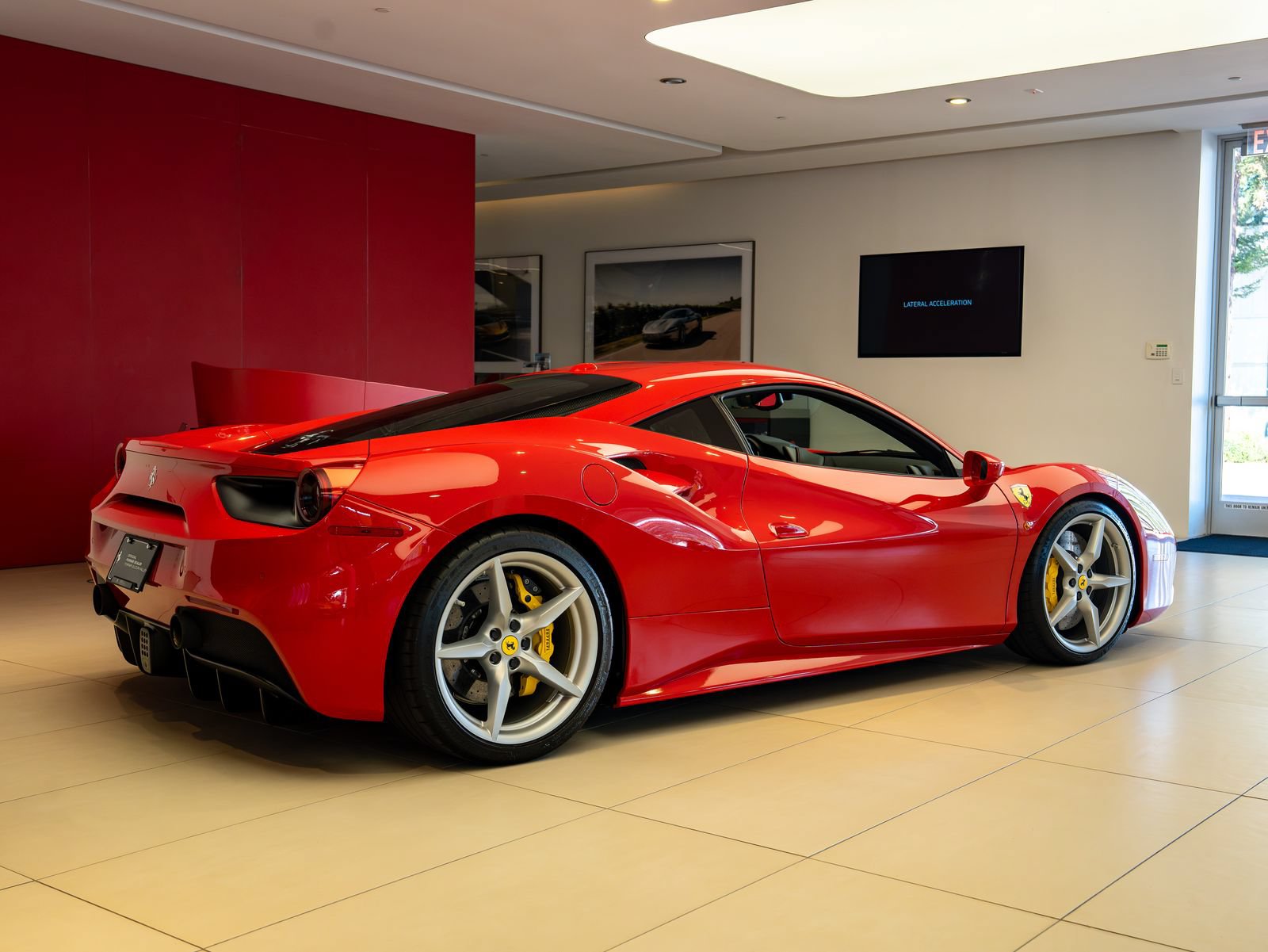 Used 2019 Ferrari 488 GTB RWD image 6