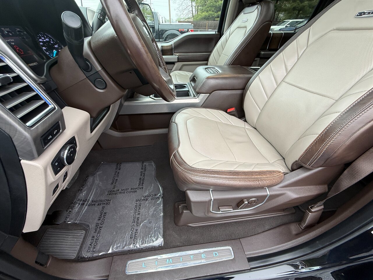 Used 2019 Ford F450 Limited image 27