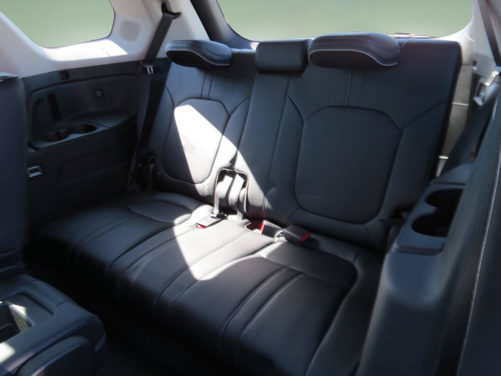 Used 2025 Honda Pilot Elite image 17