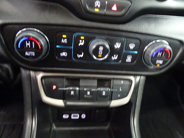 Used 2023 GMC Terrain Denali image 12