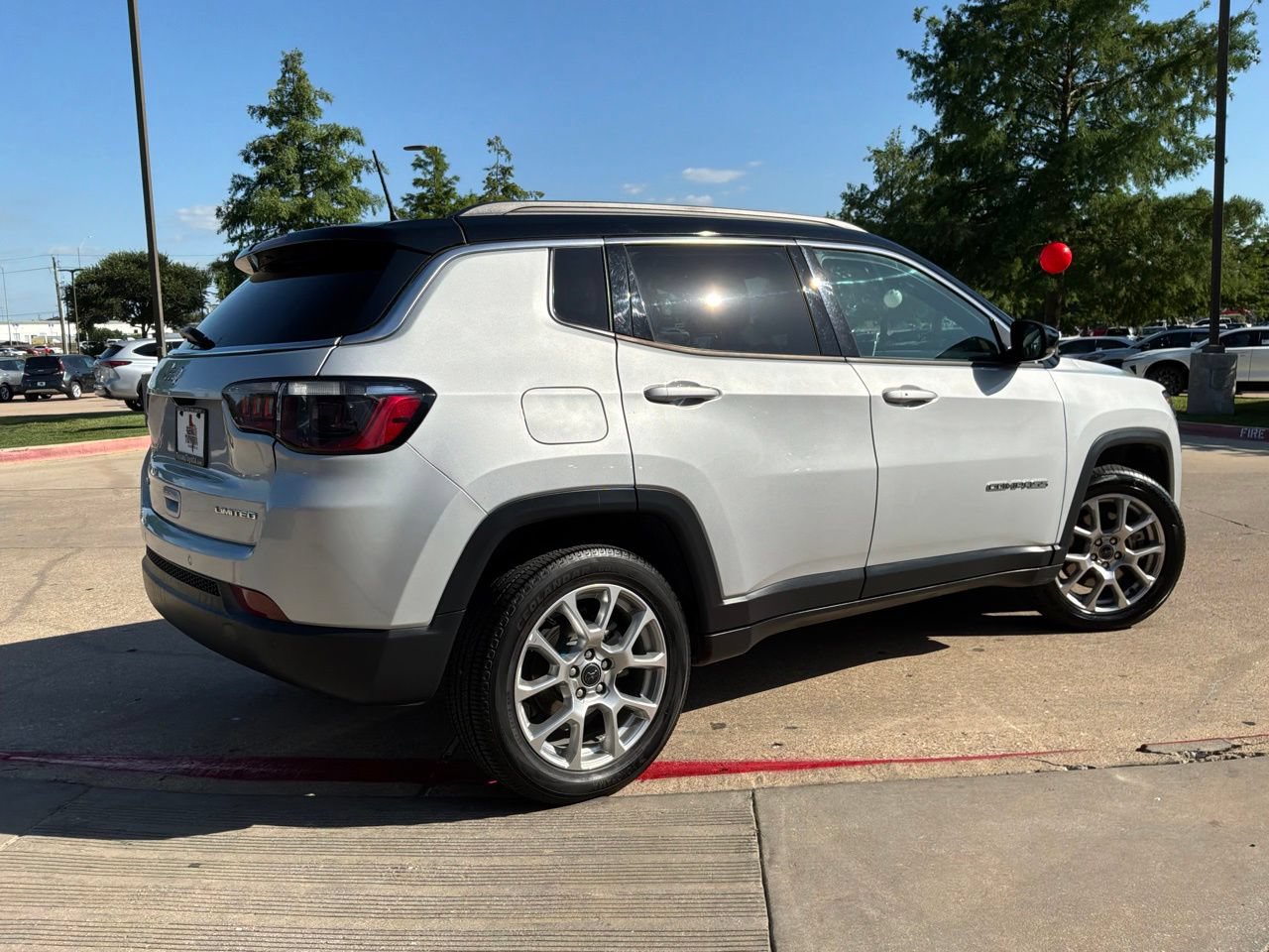 Used 2025 Jeep Compass Limited AWD/4WD image 6