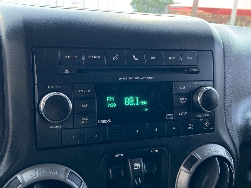 Used 2013 Jeep Wrangler Unlimited Sport image 15