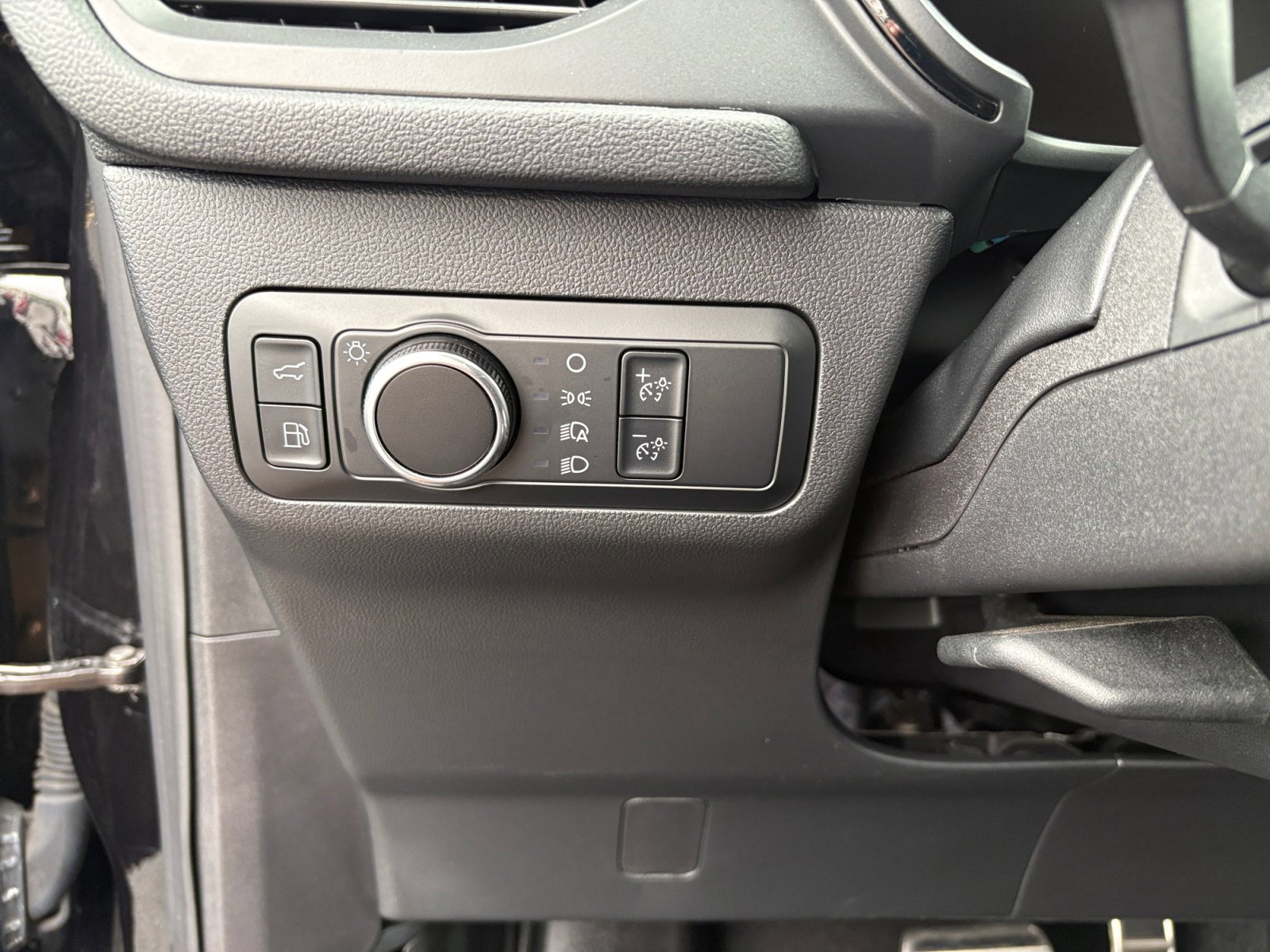 Used 2024 Ford Escape ST-Line w/ Equipment Group 301A FWD image 21