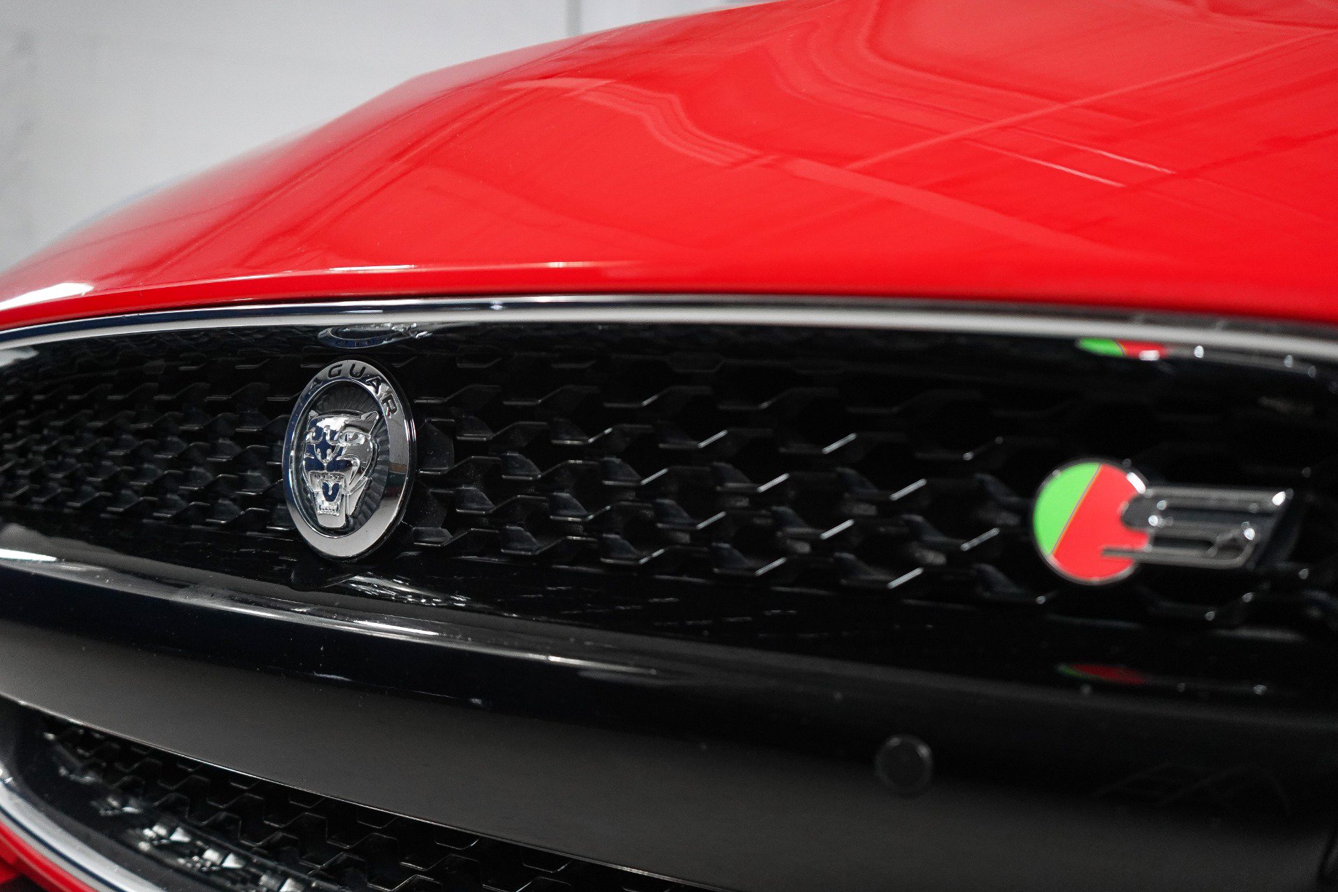 Used 2014 Jaguar F-TYPE S RWD image 33