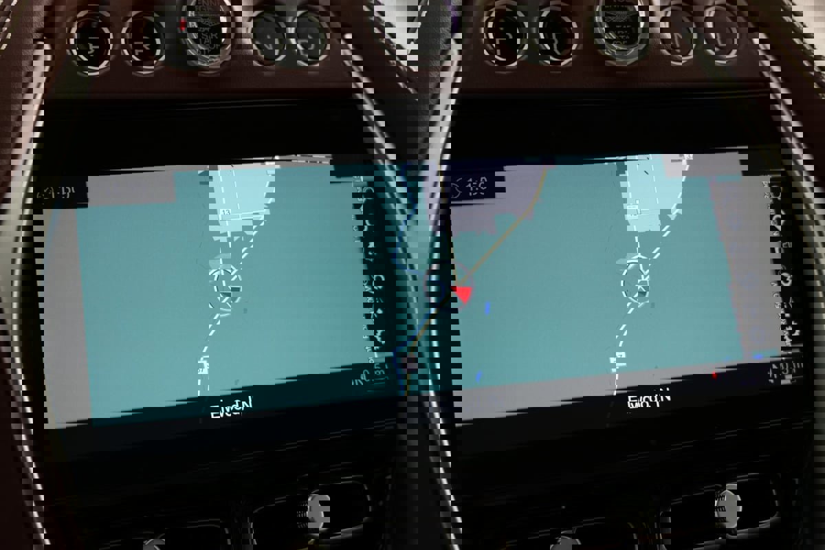 Used 2021 Aston Martin DBX image 8