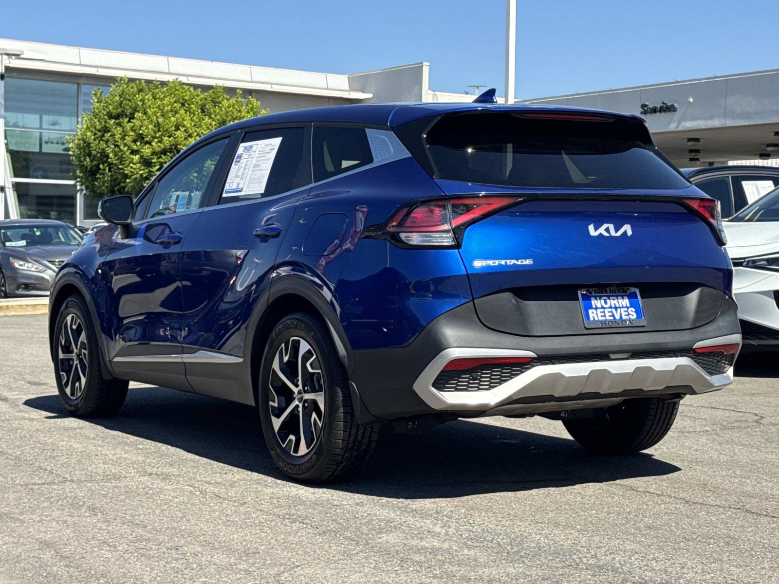 Used 2023 Kia Sportage EX FWD image 3