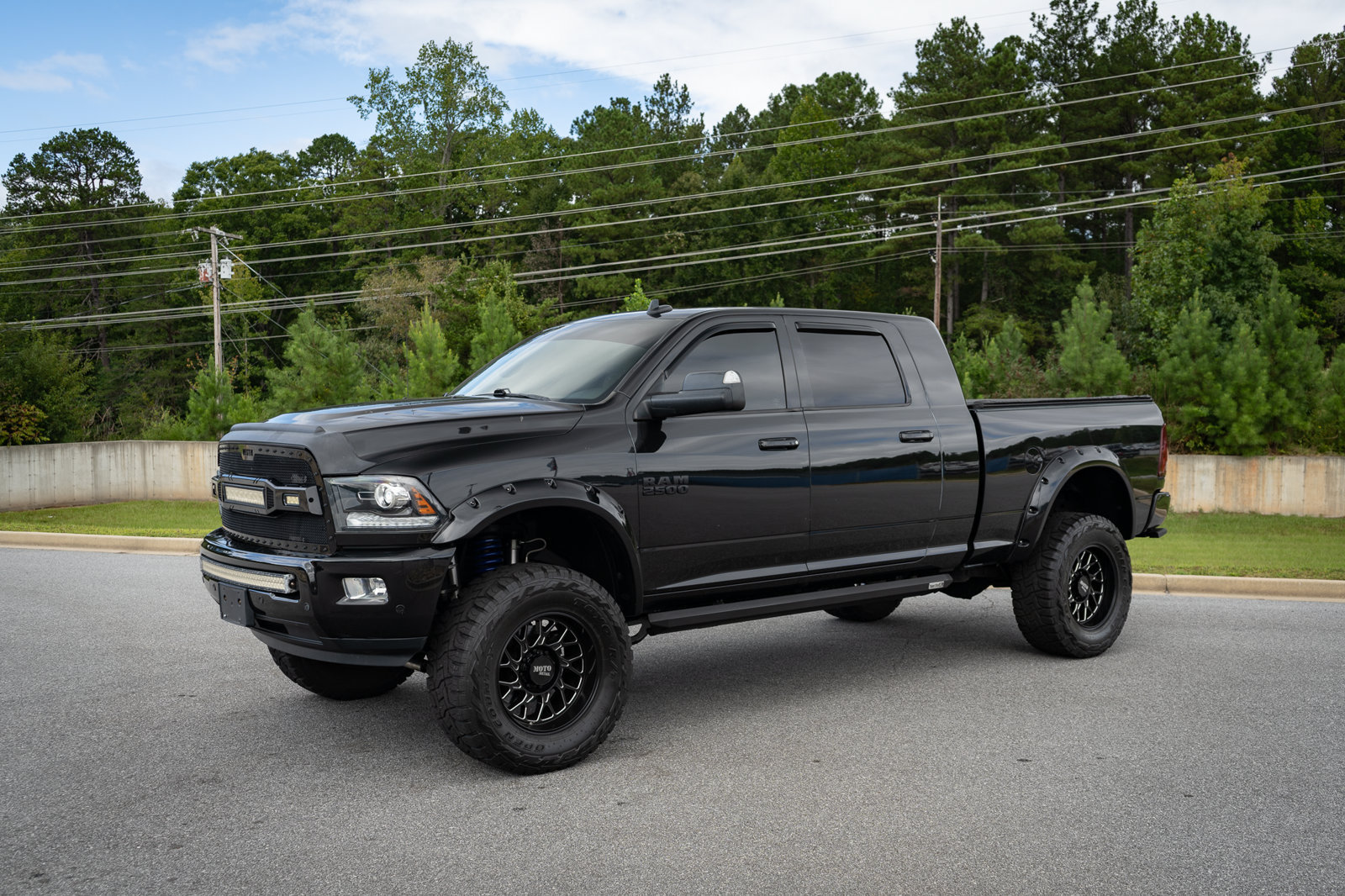 Used 2018 RAM 2500 Laramie w/ Sport Appearance Group AWD/4WD image 3