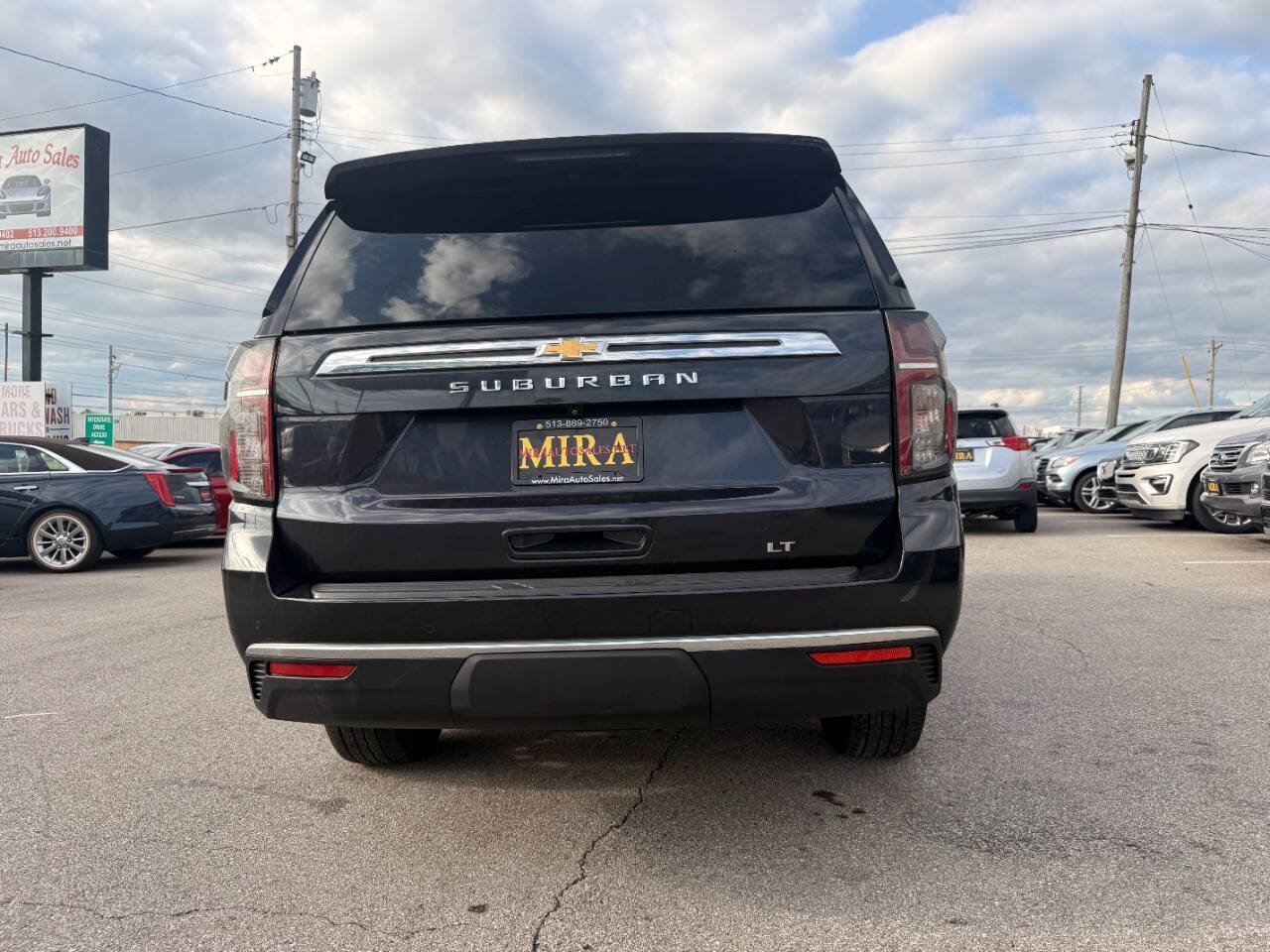Used 2023 Chevrolet Suburban LT w/ Luxury Package AWD/4WD image 40