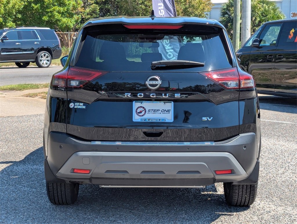 Used 2023 Nissan Rogue SV image 6