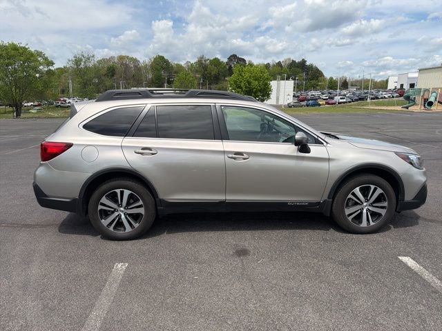 Used 2018 Subaru Outback 2.5i Limited AWD/4WD image 4