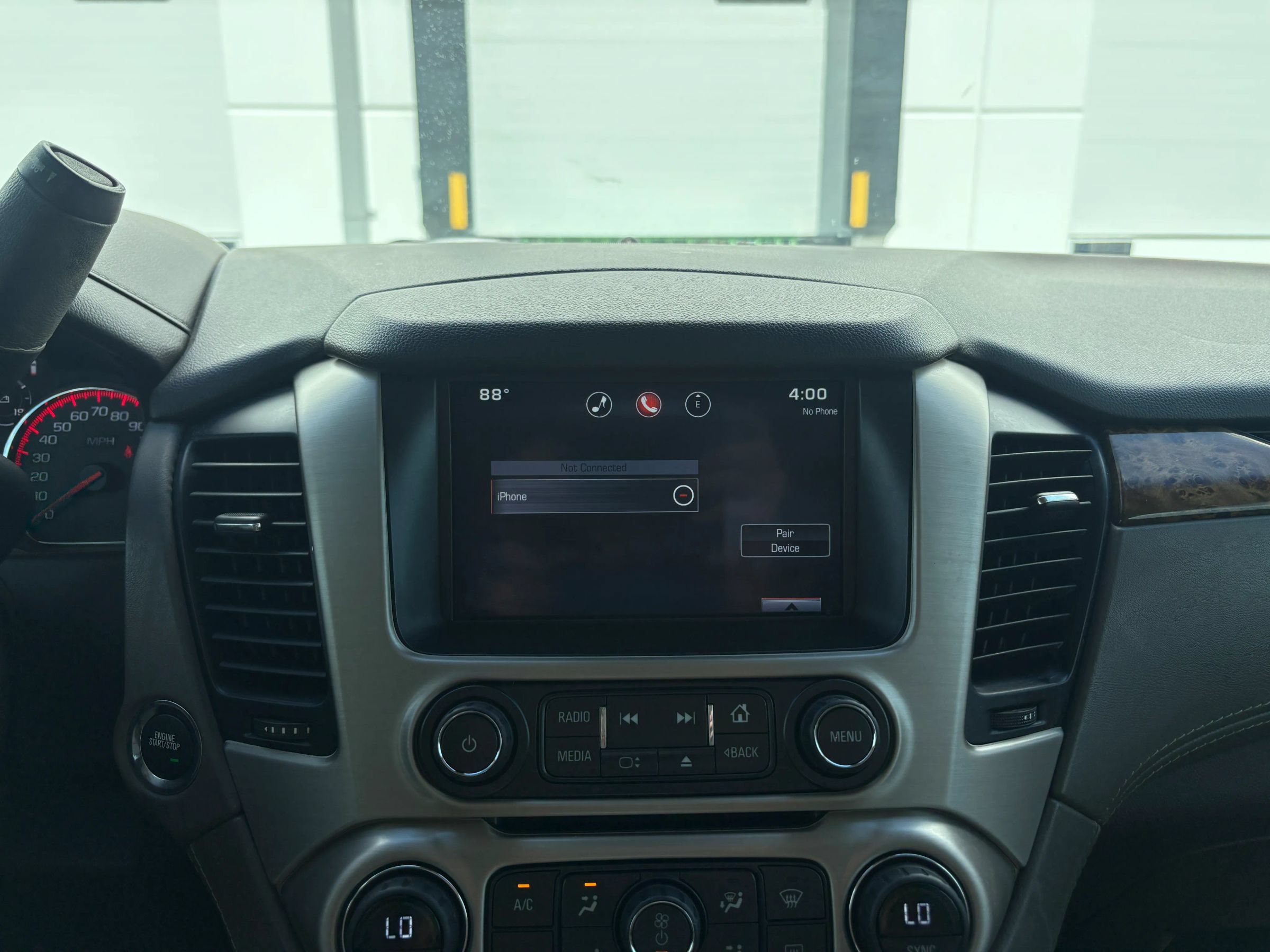 Used 2015 GMC Yukon Denali w/ Enhanced Security Package AWD/4WD image 34