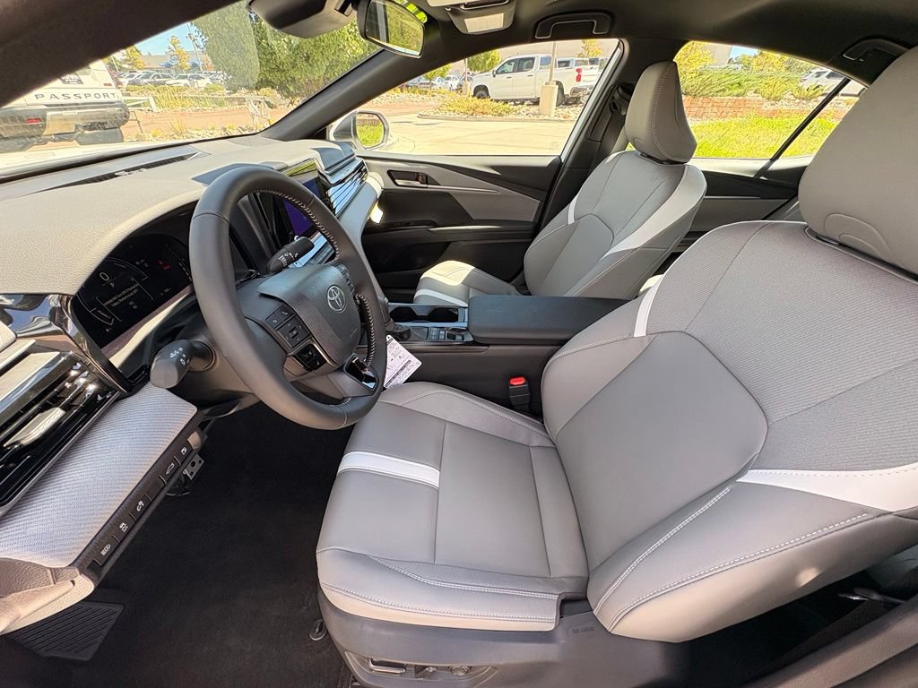 Used 2026 Toyota Camry SE FWD image 11