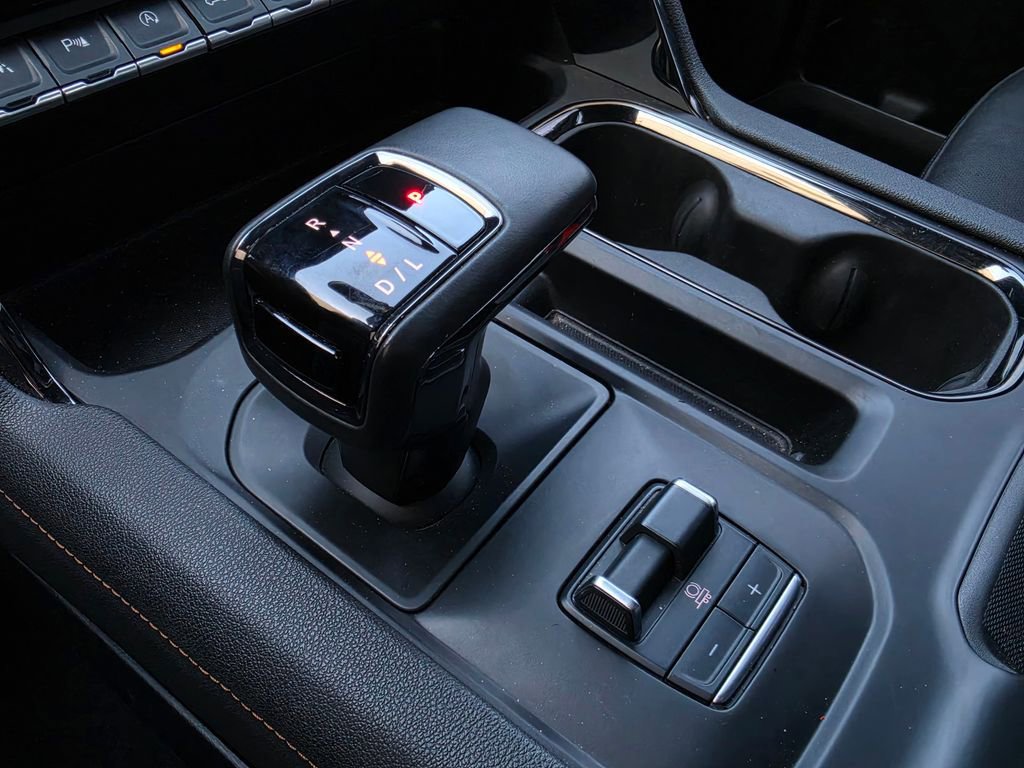 Used 2024 GMC Sierra 1500 AT4 w/ Technology Package AWD/4WD image 16