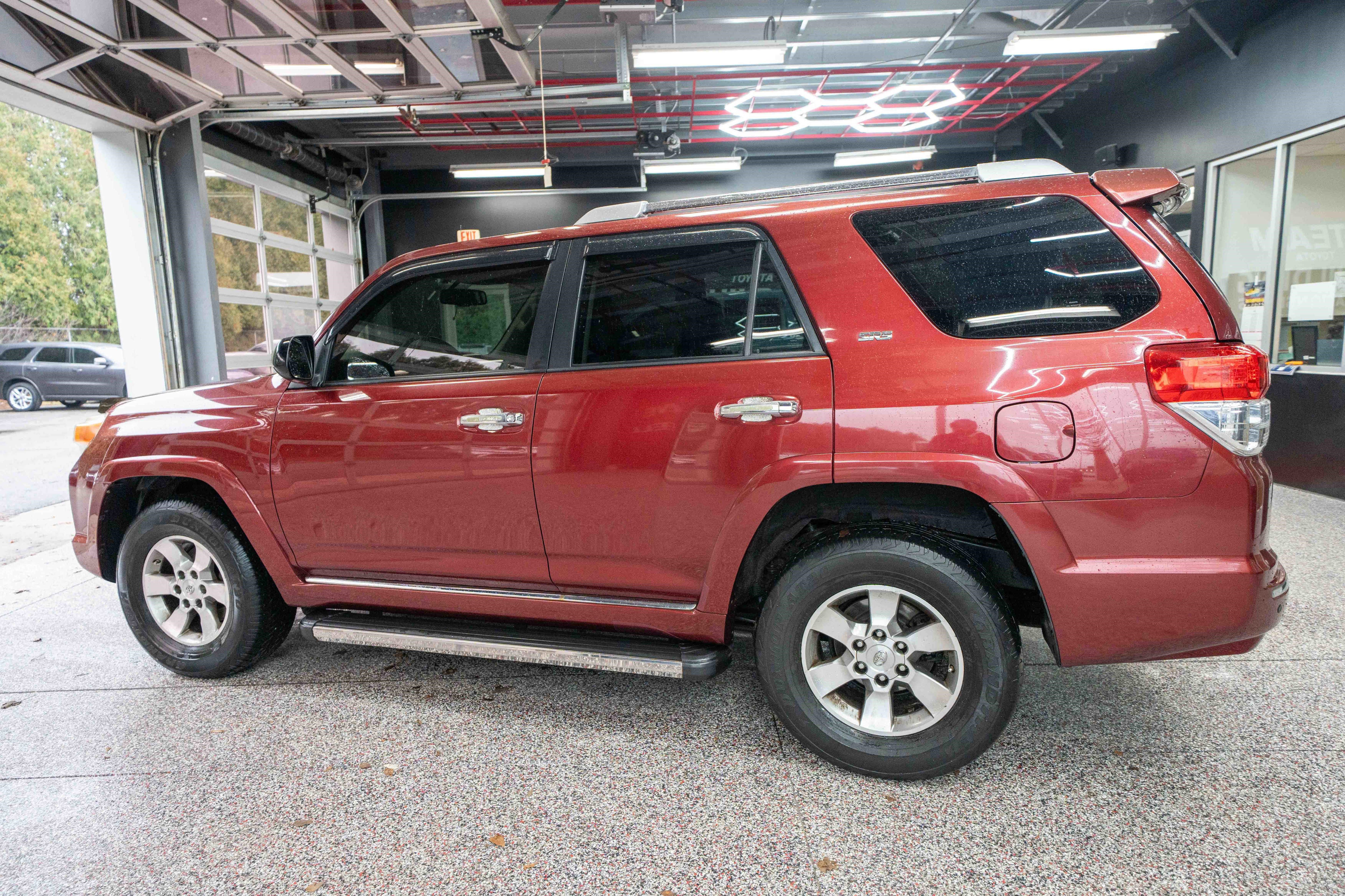 Used 2012 Toyota 4Runner SR5 w/ Premium Pkg image 2