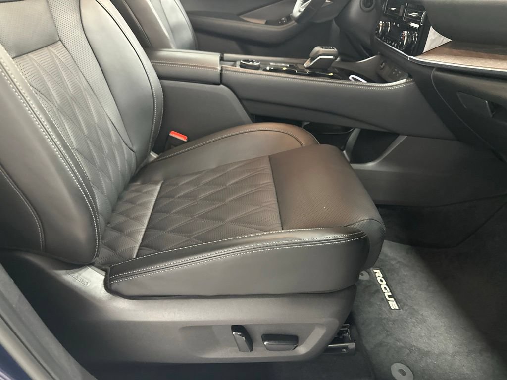 Used 2026 Nissan Rogue Platinum w/ Platinum Premium Package AWD/4WD image 59