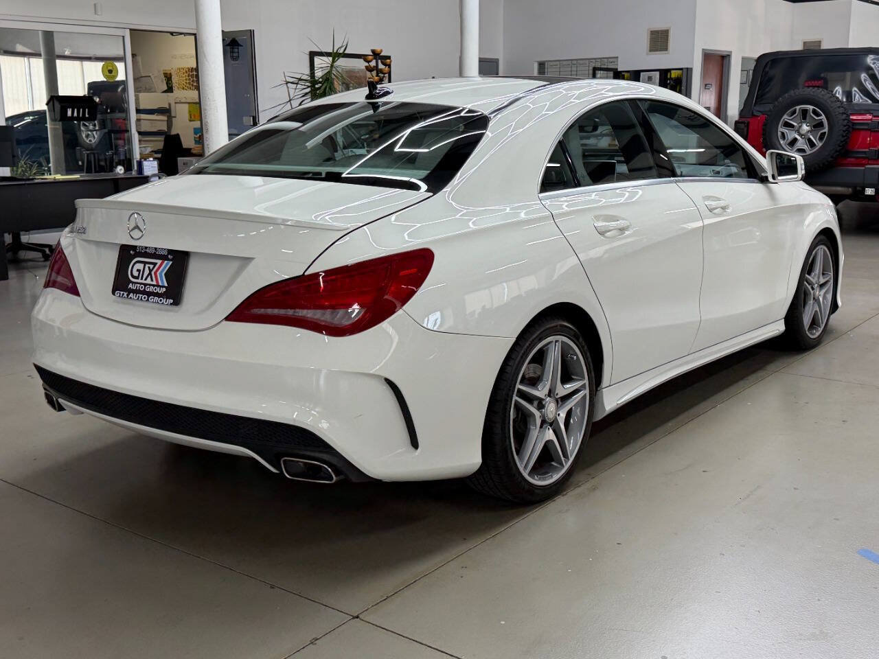 Used 2014 Mercedes-Benz CLA 250 image 2