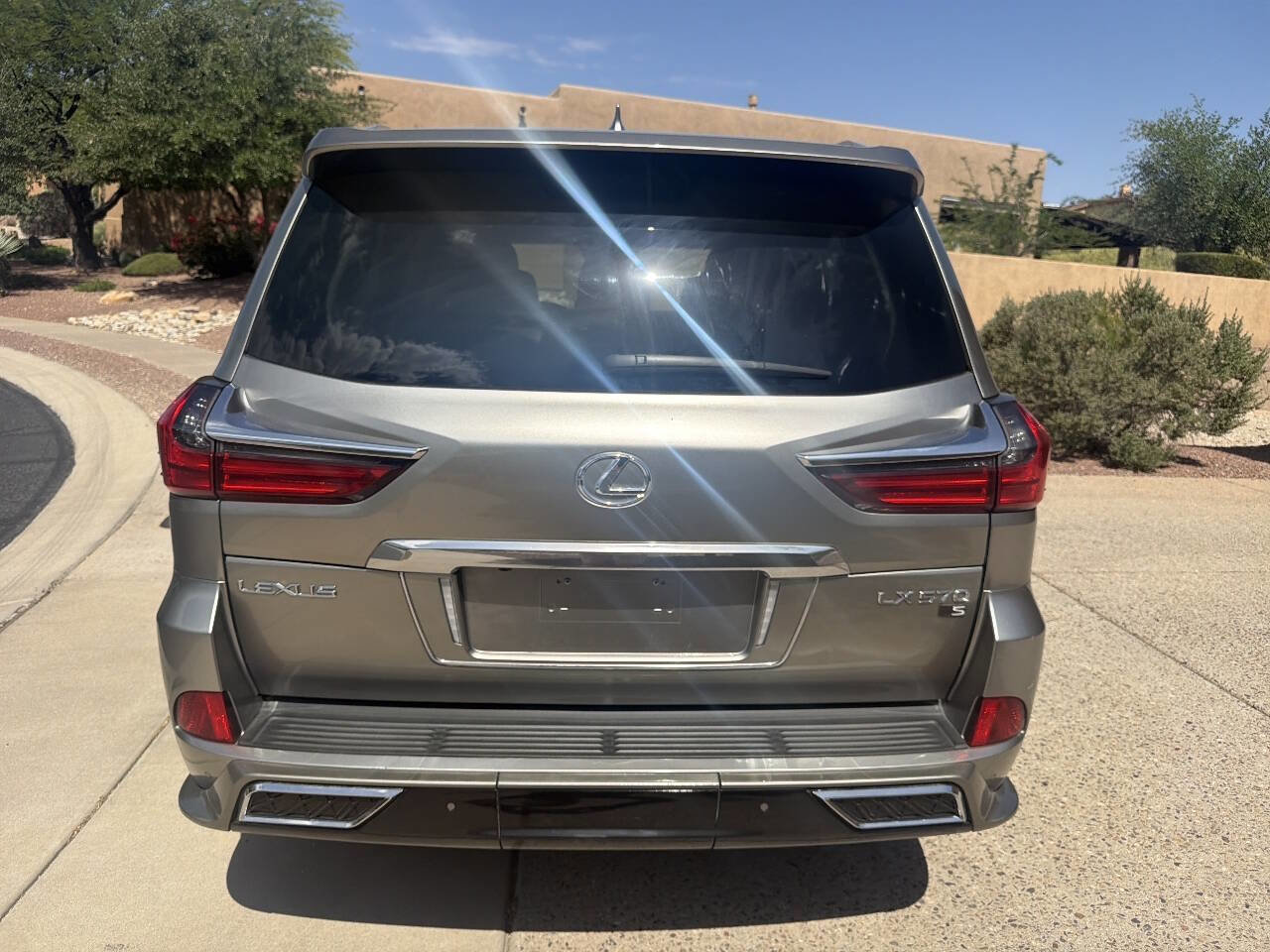 Used 2016 Lexus LX 570 4WD w/ Luxury Package image 7