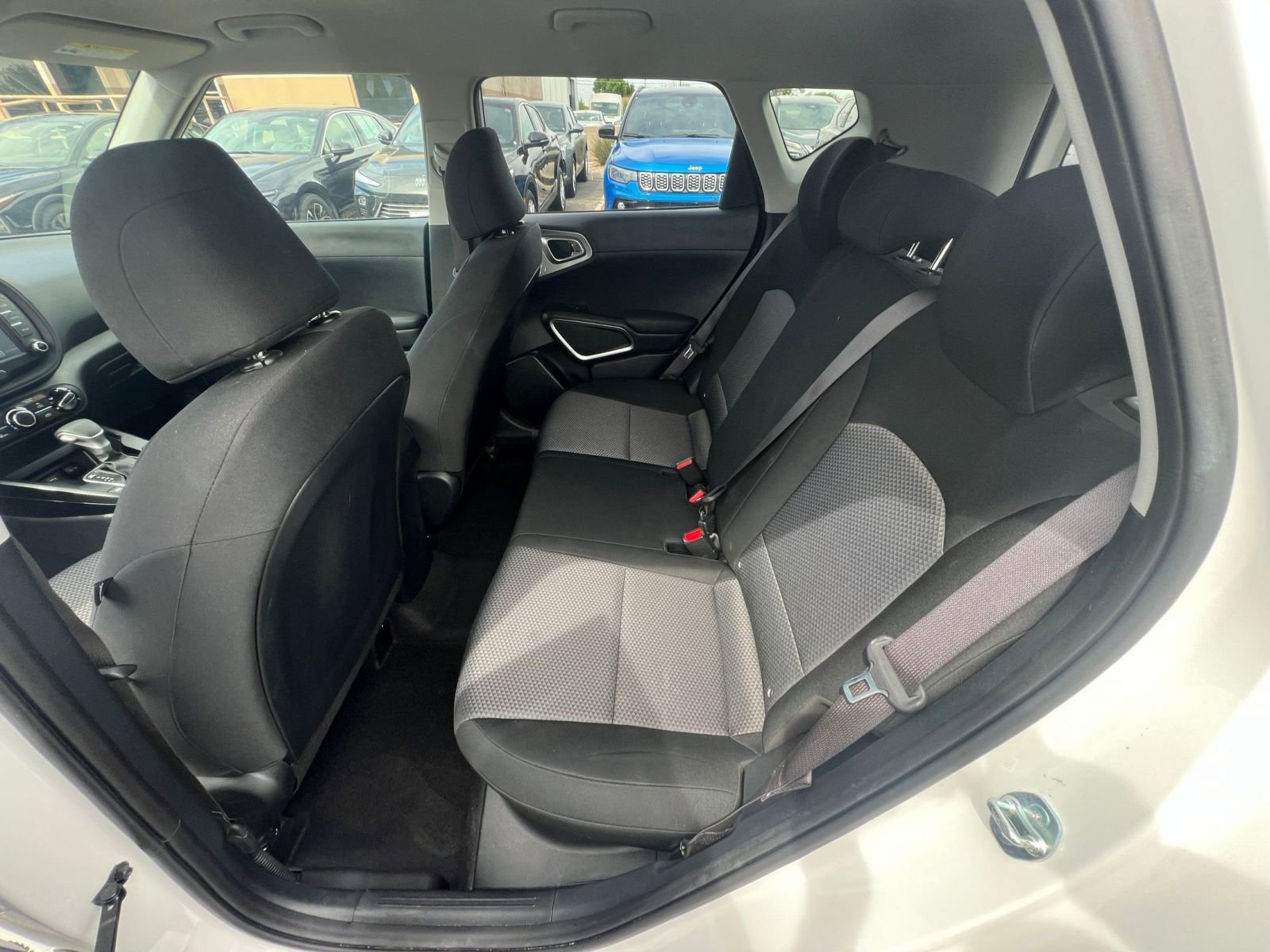 Used 2025 Kia Soul LX w/ LX Technology Package image 25