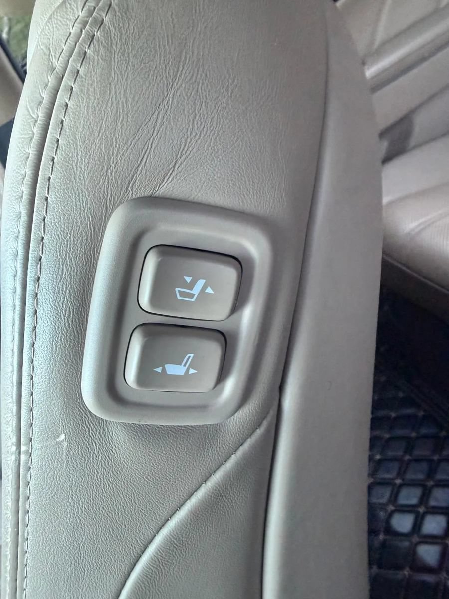 Used 2012 Hyundai Equus Signature RWD image 39