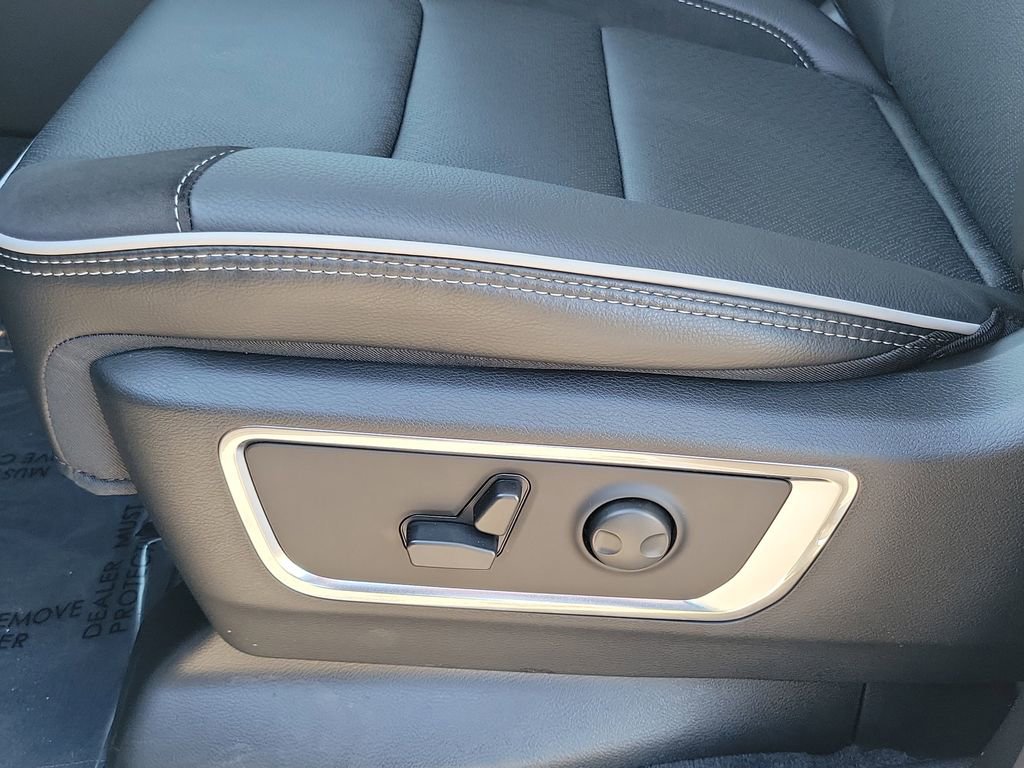 New 2026 RAM 1500 Laramie AWD/4WD image 14