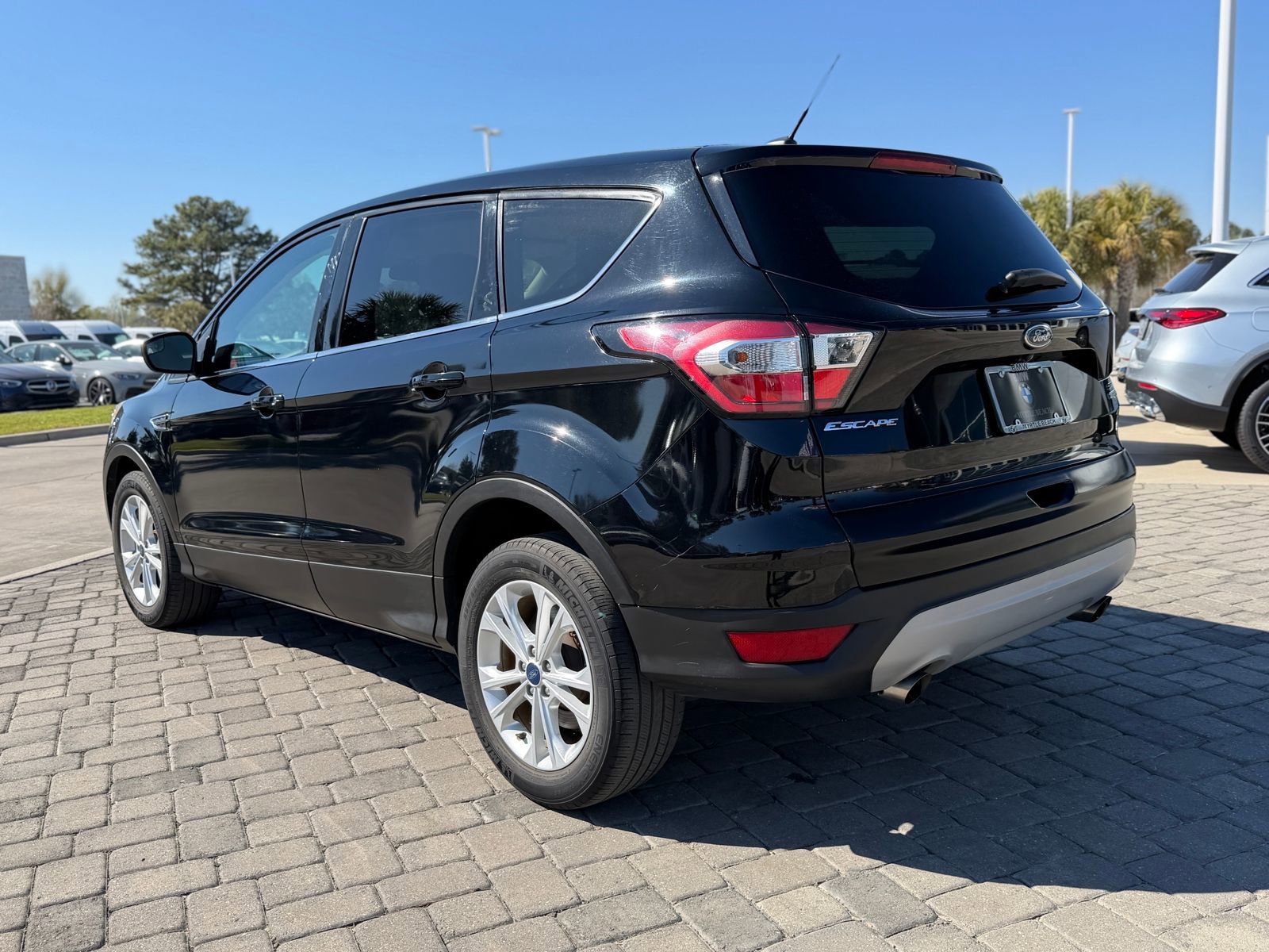 Used 2017 Ford Escape SE image 10