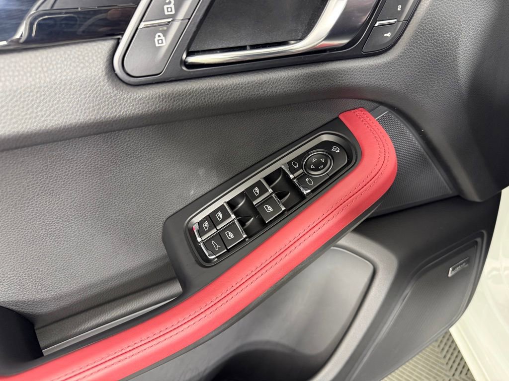 Certified 2026 Porsche Macan Turbo image 21