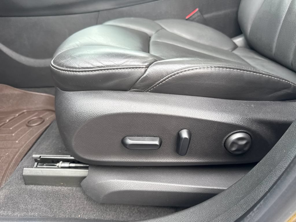 Certified 2018 Buick Envision Premium w/ Driver Confidence Package AWD/4WD image 15