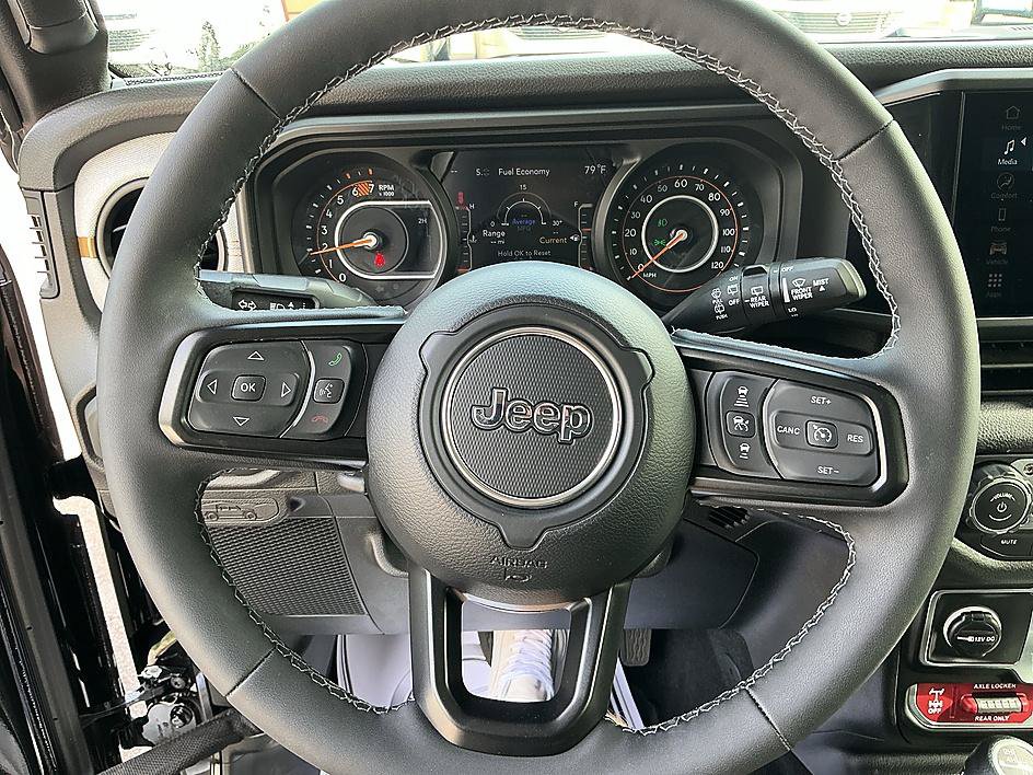 Used 2026 Jeep Wrangler Sport AWD/4WD image 14