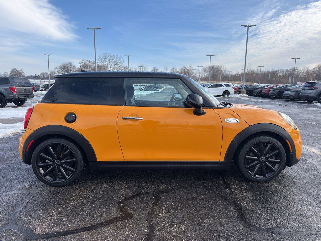 Used 2017 MINI Cooper S image 4