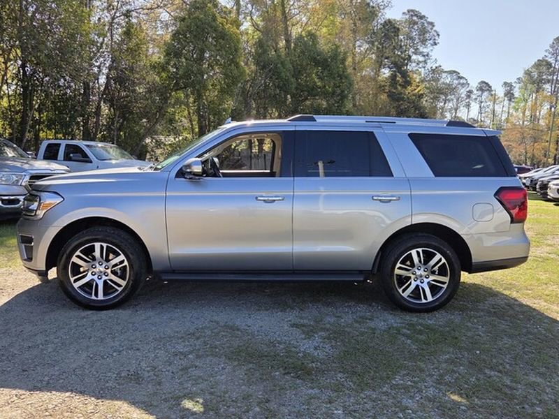 Used 2024 Ford Expedition Limited RWD image 5