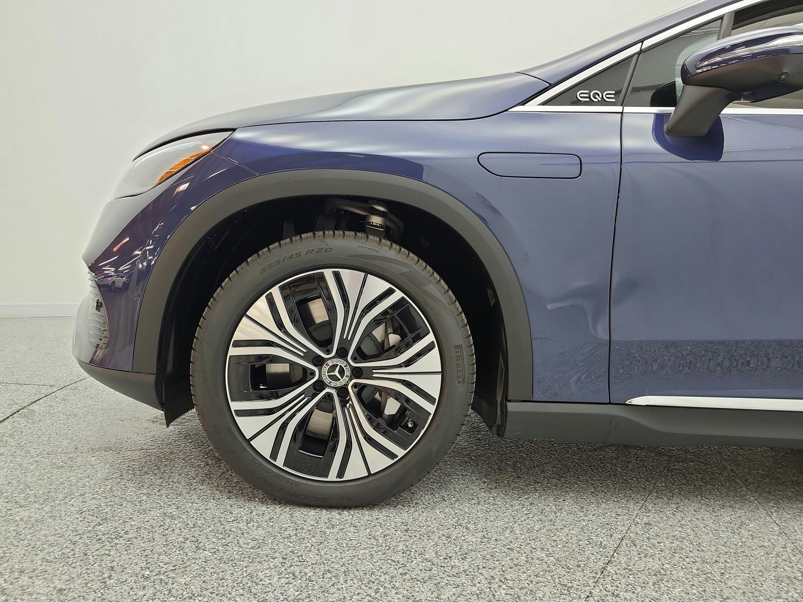 New 2026 Mercedes-Benz EQE 320 4MATIC SUV image 14