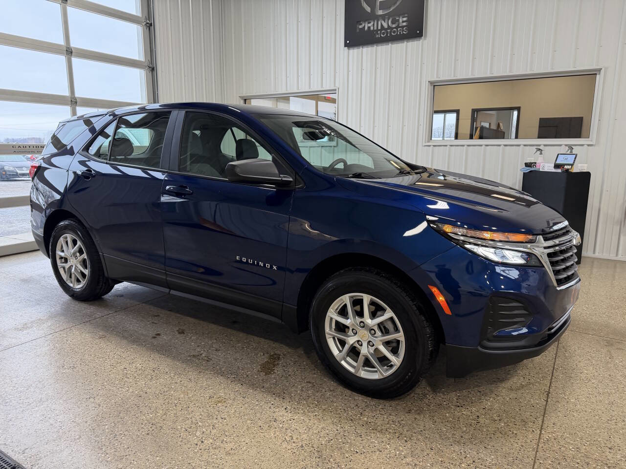 Used 2022 Chevrolet Equinox LS AWD/4WD image 38