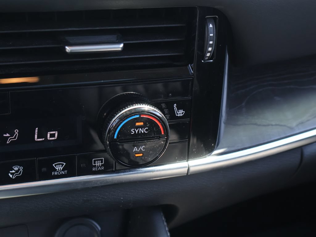 Used 2021 Nissan Rogue Platinum AWD/4WD image 41