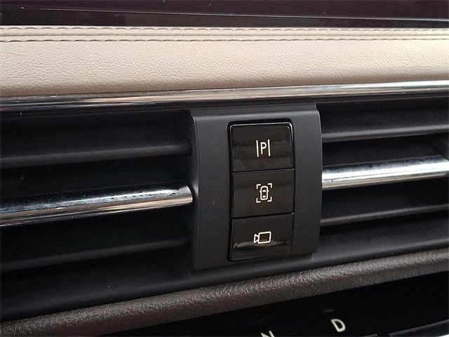 Certified 2020 Lincoln Corsair AWD image 17