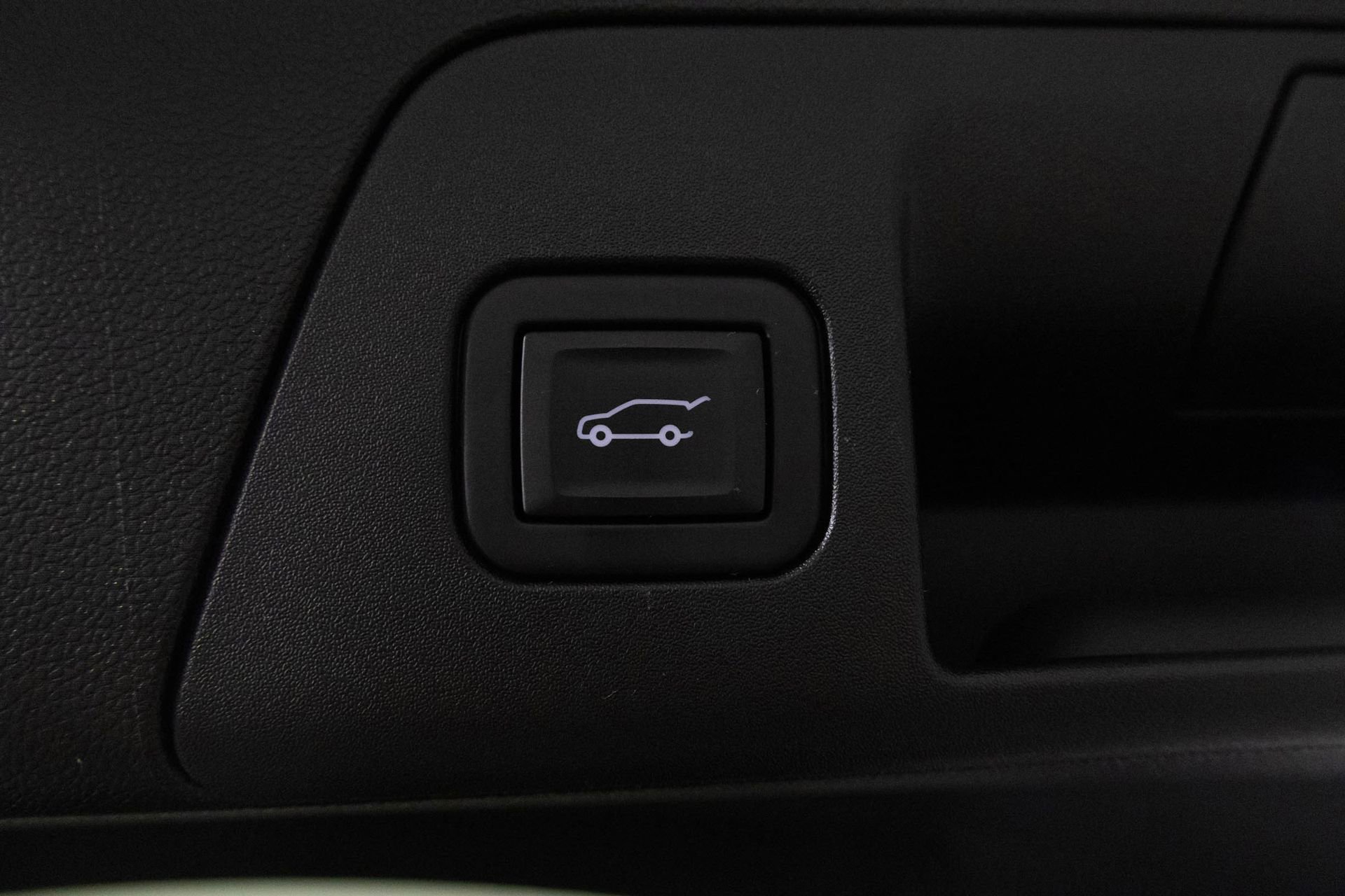 Used 2021 Buick Envision Essence image 38